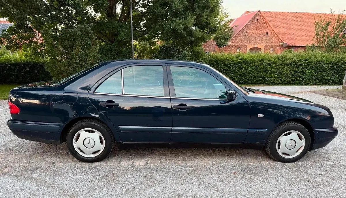 Gebraucht Mercedes E200 Classic 136 PS (100 kW) 1997 Limousine