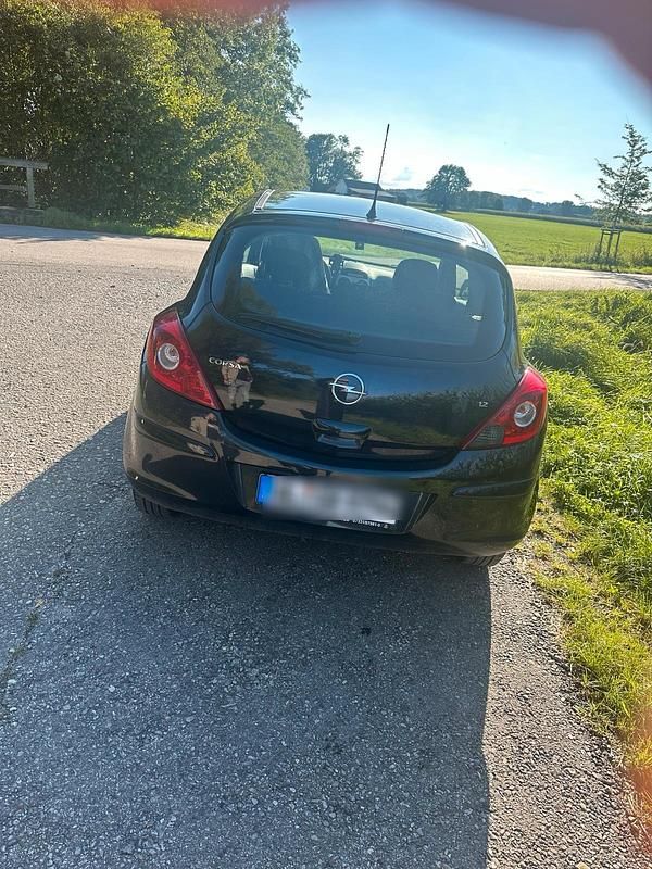 Schwarz Gebraucht 2014 Opel Corsa Kleinwagen | 3.000 € (Guter Preis) - Bild 1/4