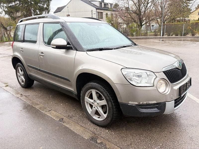 Gebraucht Skoda Yeti Ambition 110 PS (80 kW) 2011 Beige SUV