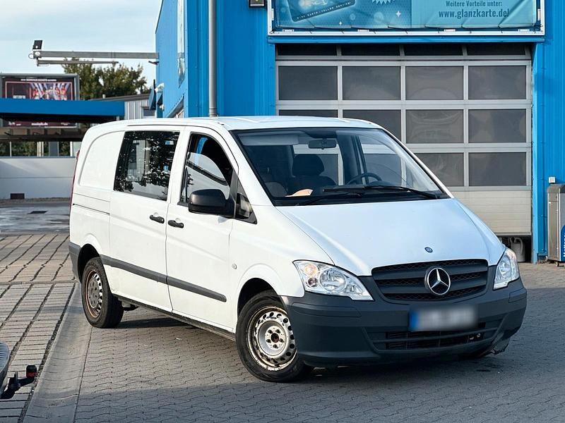 Andere farben Gebraucht 2012 Mercedes Vito Van / Kleinbus | 5.500 € - Bild 1/4