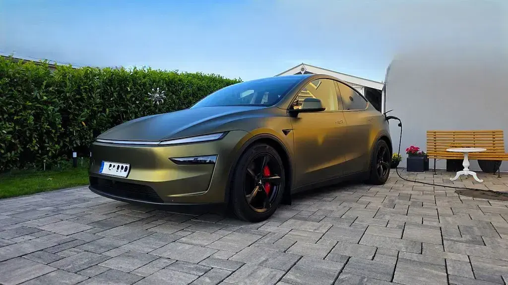 Gebraucht Tesla Model Y Long Range AWD 373 kW (508 PS) 2025 Weiß SUV