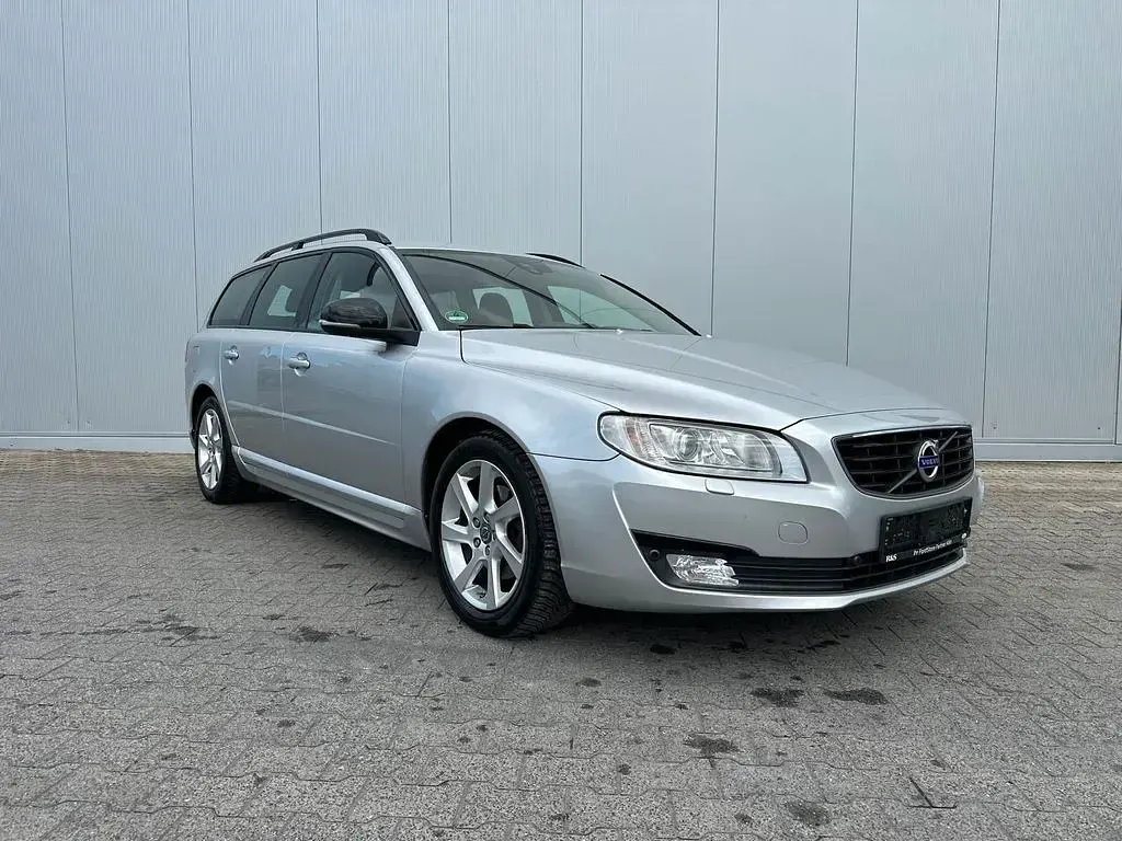 Gebraucht Volvo V70 181 PS (133 kW) 2014 Silber Kombi