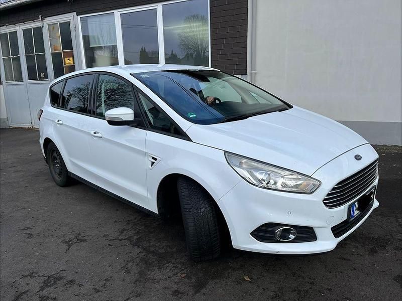 Gebraucht Ford S-MAX Titanium 150 PS (110 kW) 2016 Weiß Van / Kleinbus