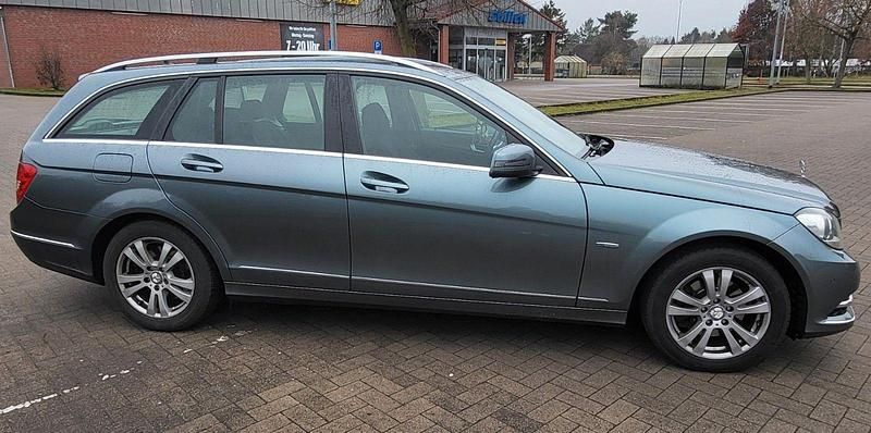 Gebraucht Mercedes 220 170 PS (125 kW) 2011 Grau Kombi