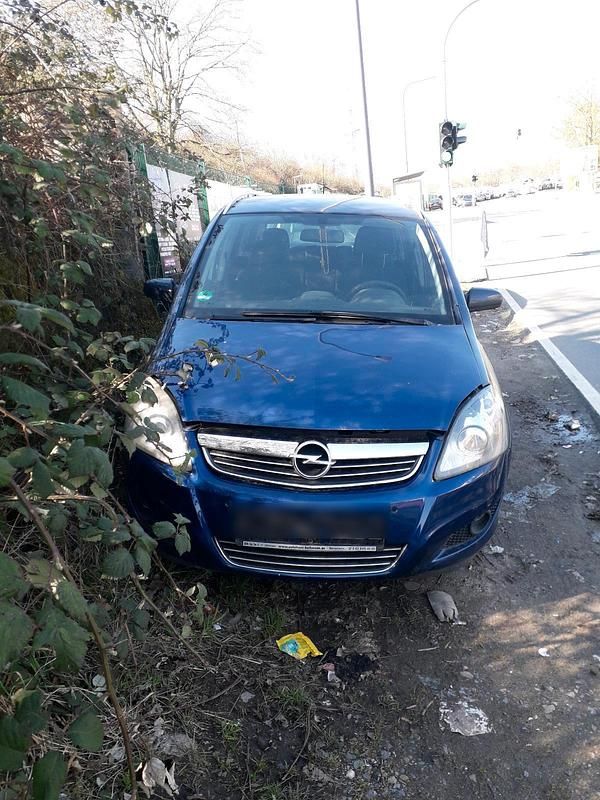 Grau Gebraucht 2008 Opel Zafira Kleinwagen | 1.100 € (Superpreis) - Bild 1/4