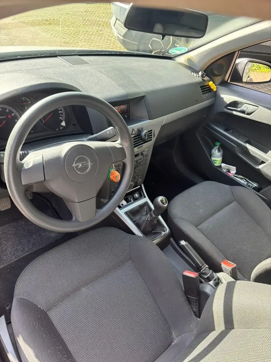 Gebraucht Opel Astra 90 PS (66 kW) 2004 Silber Limousine