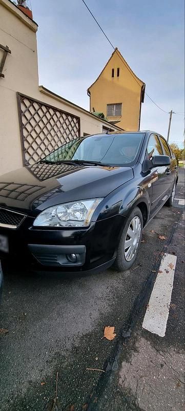 Gebraucht Ford Focus Ghia 116 PS (85 kW) 2005 Schwarz Limousine