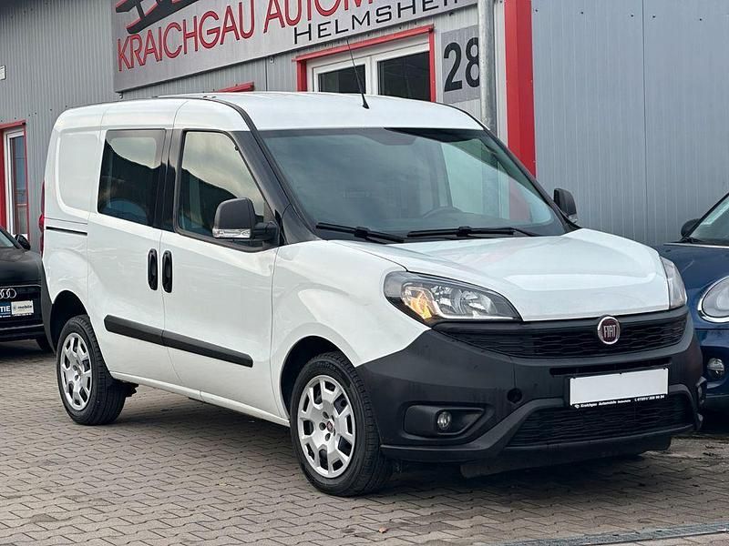 Gebraucht Fiat Doblò 95 PS (69 kW) 2020 Weiß Van / Kleinbus