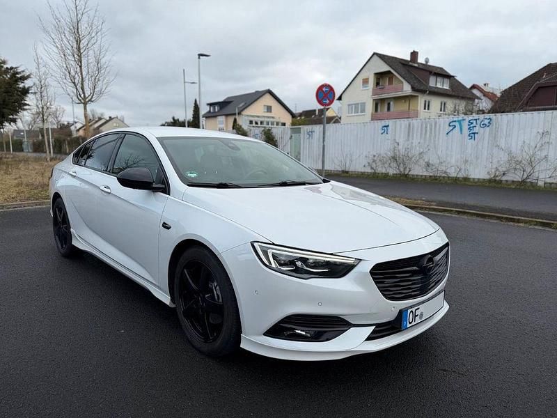 Gebraucht Opel Insignia Exklusiv 209 PS (153 kW) 2018 Weiß Limousine