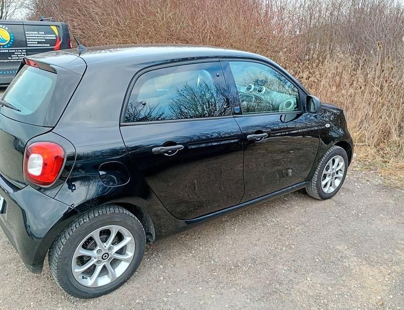 Gebraucht Smart ForFour Electric Drive 60 kW (82 PS) 2019 Schwarz Limousine