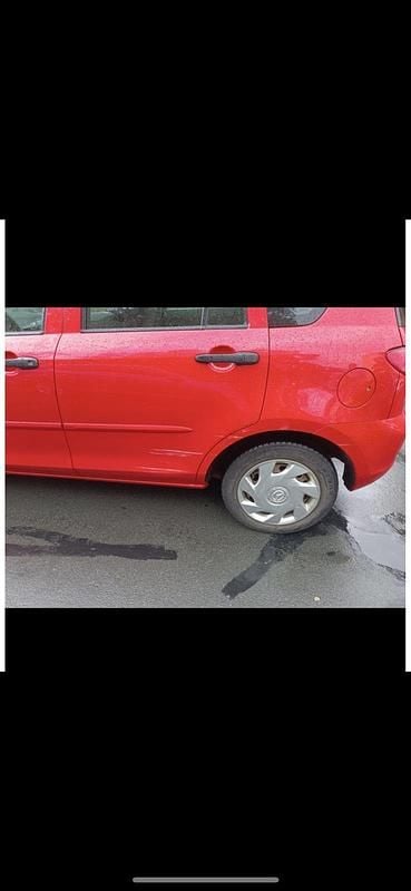 Gebraucht Mazda 2 84 PS (61 kW) 2003 Rot Kleinwagen