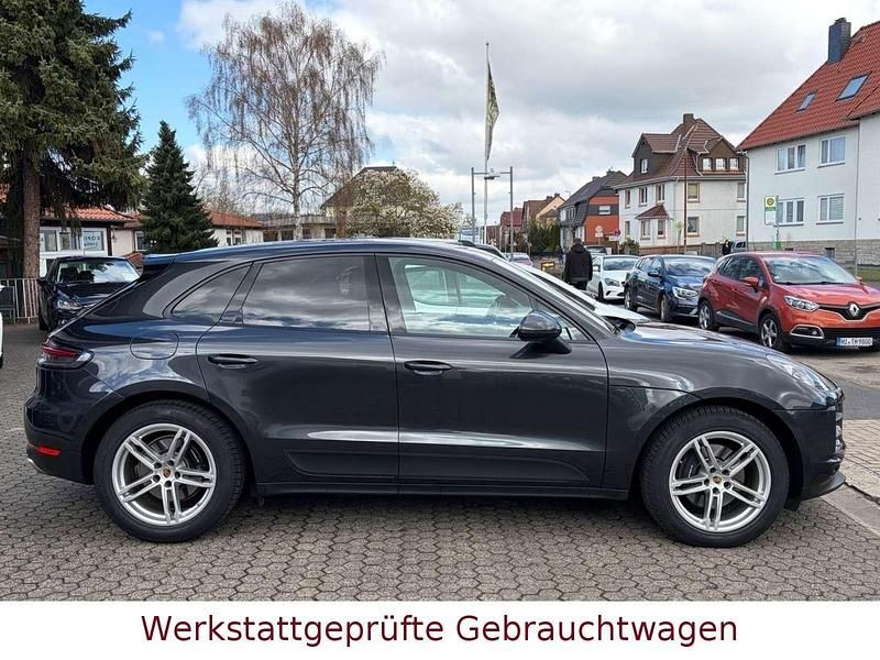 Gebraucht Porsche Macan 245 PS (180 kW) 2021 Grau SUV