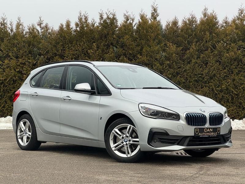 Gebraucht BMW 225 Active Tourer Advantage 224 PS (164 kW) 2019 Silber Van / Kleinbus