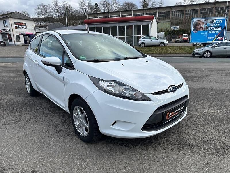 Gebraucht Ford Fiesta Trend 82 PS (60 kW) 2009 Weiß Kleinwagen