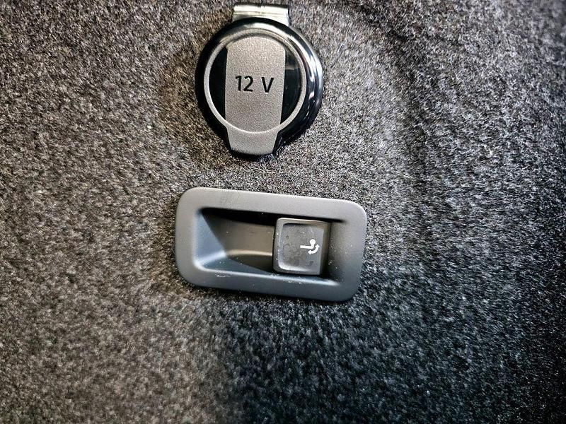 Neu VW Golf VIII Life 116 PS (85 kW) 2025 Purewhite Kombi