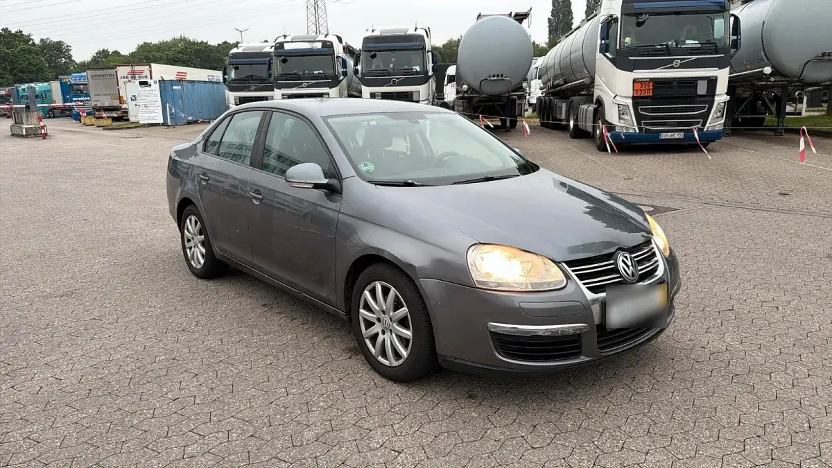 Brugt VW Jetta 105 HK (77 kW) 2008 Grå Sedan