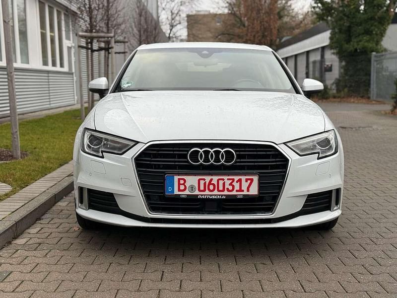 Gebraucht Audi A3 Sport 150 PS (110 kW) 2017 Gletscherweiß metallic Kleinwagen