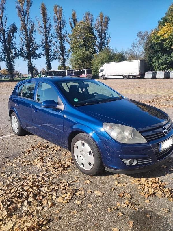 Gebraucht Opel Astra 90 PS (66 kW) 2005 Limousine