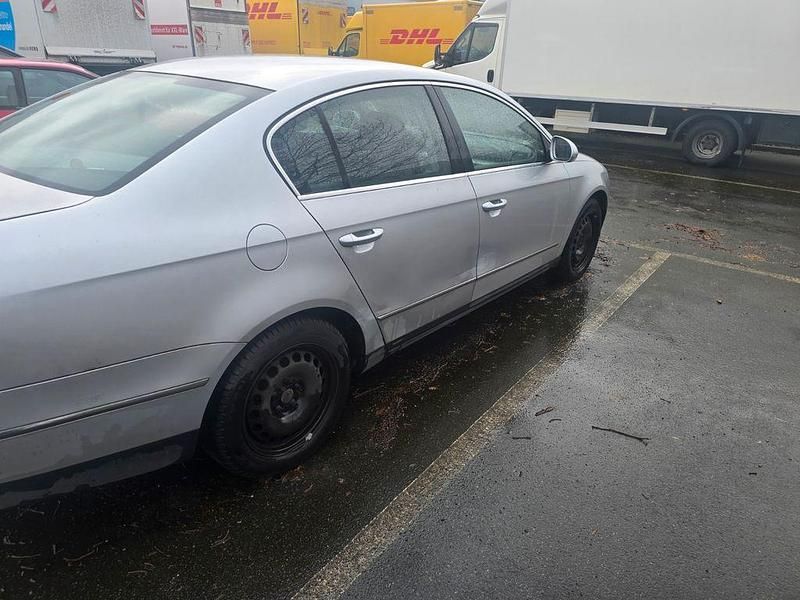 Gebraucht VW Passat 116 PS (85 kW) 2007 Silber Limousine