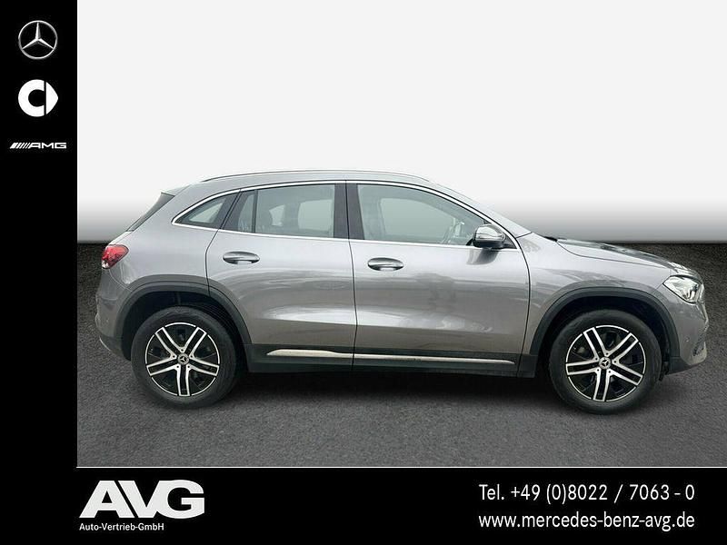 Gebraucht Mercedes GLA250 Progressive 224 PS (164 kW) 2021 lack mountaingrau SUV