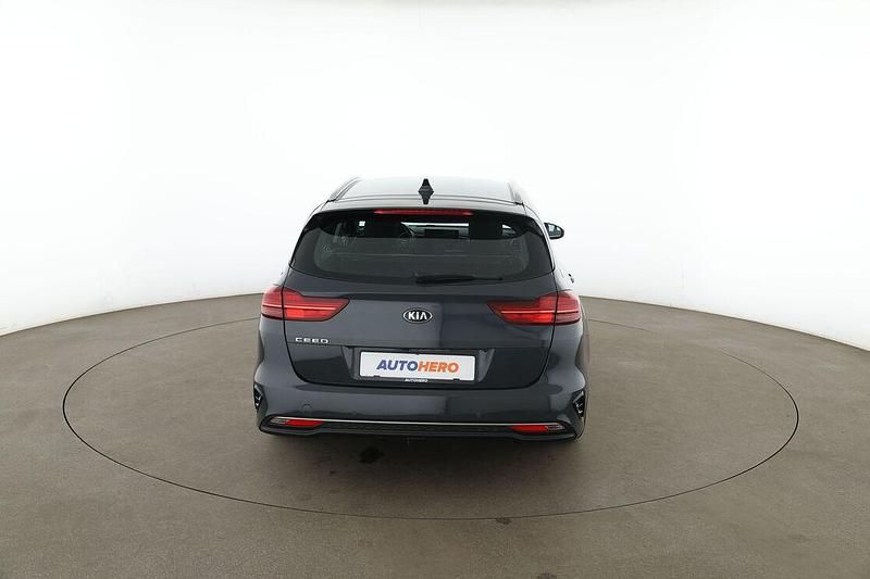 Używany Kia Ceed Vision 2021 Czarny Hatchback