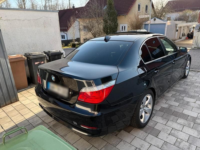 Gebraucht BMW 530 235 PS (172 kW) 2008 Schwarz Limousine