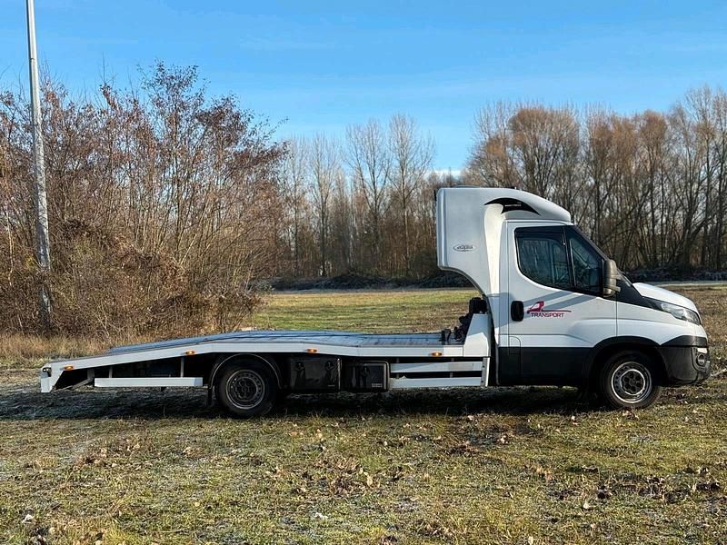Gebraucht Iveco Daily 170 PS (125 kW) 2016 Weiß Limousine