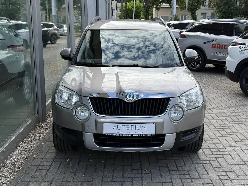 Gebraucht Skoda Yeti Plus Edition 105 PS (77 kW) 2011 Cappuccinobeige SUV