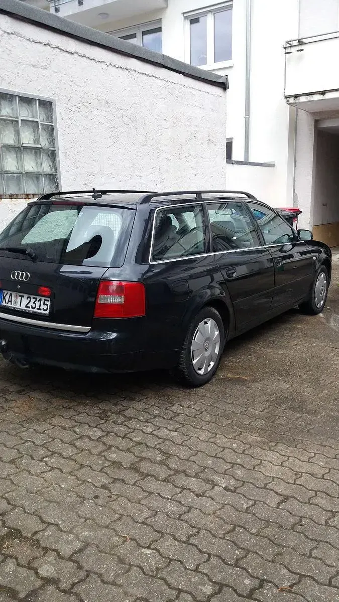 Gebraucht Audi A6 131 PS (96 kW) 2003 Schwarz Kombi
