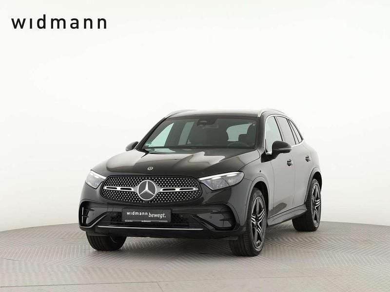 Metalliclack obsidianschwarz Gebraucht 2025 Mercedes GLC220 AMG SUV | 55.847 € (Superpreis) - Bild 1/4