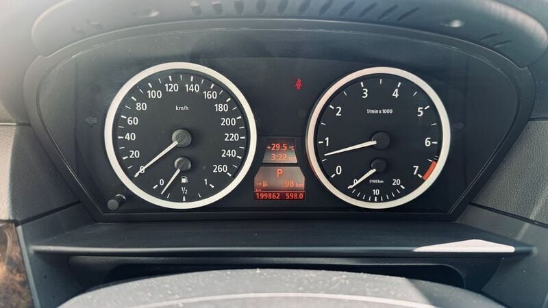 Blau Gebraucht 2004 BMW 530 Limousine | 6.600 € (Fairer Preis) - Bild 1/4