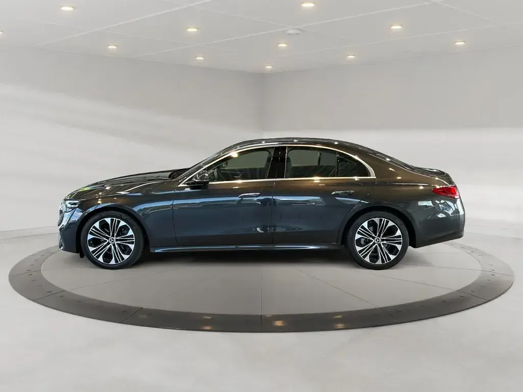 Gebraucht Mercedes E220 Avantgarde 197 PS (144 kW) 2025 Metalliclack graphitgrau Limousine