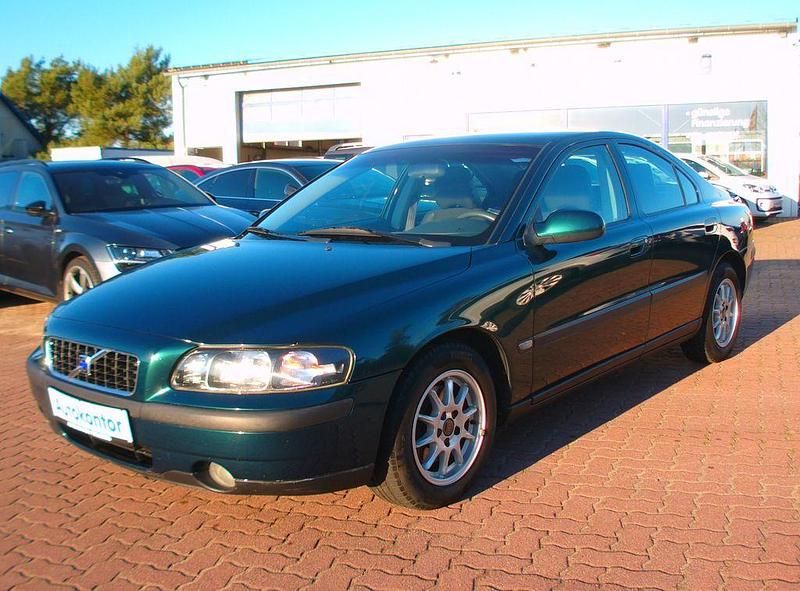 Grün Gebraucht 2001 Volvo S60 Comfort Limousine | 3.950 € (Fairer Preis) - Bild 1/4