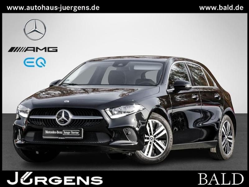 Unilack nachtschwarz Gebraucht 2021 Mercedes A180 Progressive Limousine | 22.870 € (Fairer Preis) - Bild 1/4