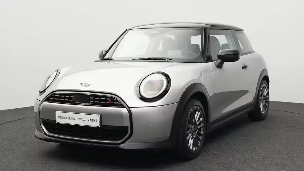 Używany Mini Cooper S Classic 204 KM (150 kW) 2024 Hatchback
