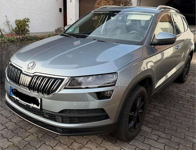 Grau Gebraucht 2018 Skoda Karoq Style SUV | 19.400 € (Fairer Preis) - Bild 1/4