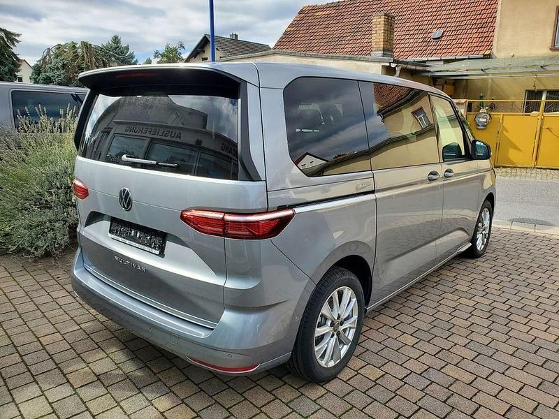Neu VW T7 Style 150 PS (110 kW) 2025 Silber Van
