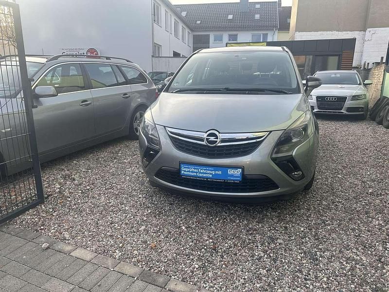 Silbersee/silver lake Gebraucht 2012 Opel Zafira Tourer Selection Van / Kleinbus | 5.799 € (Fairer Preis) - Bild 1/4