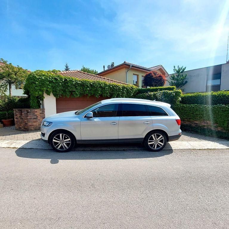 Grau Gebraucht 2010 Audi Q7 Sport SUV | 8.500 € (Etwas zu teuer) - Bild 1/4