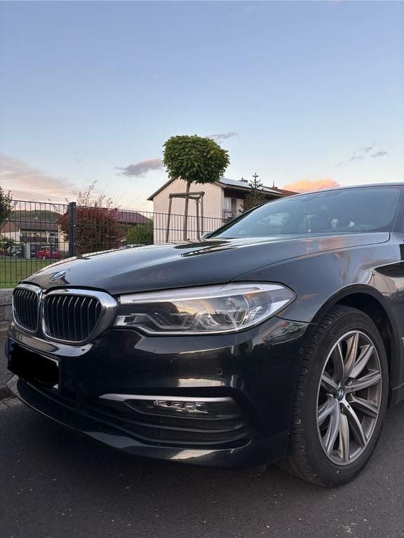 Gebraucht BMW 520 190 PS (139 kW) 2019 Schwarz Kombi