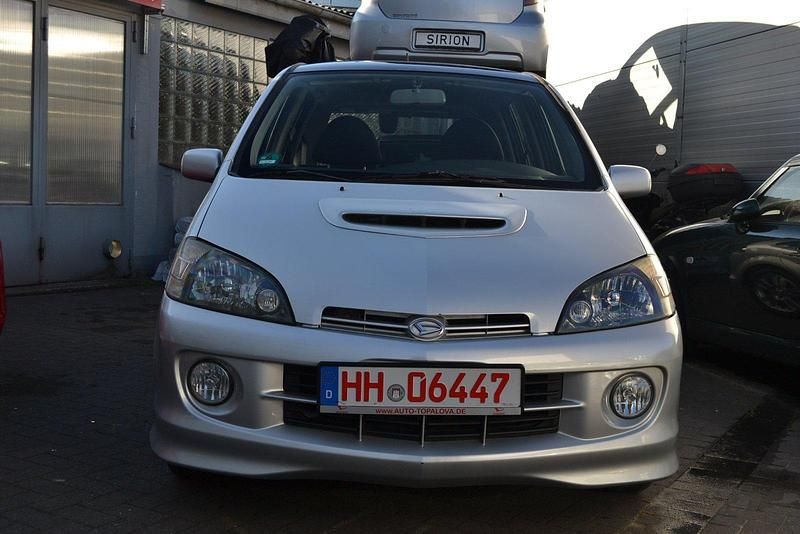 Silber perleffekt s07 Gebraucht 2002 Daihatsu YRV Van / Kleinbus | 4.490 € - Bild 1/4