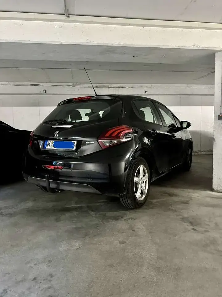 Gebraucht Peugeot 208 82 PS (60 kW) 2017 Kleinwagen