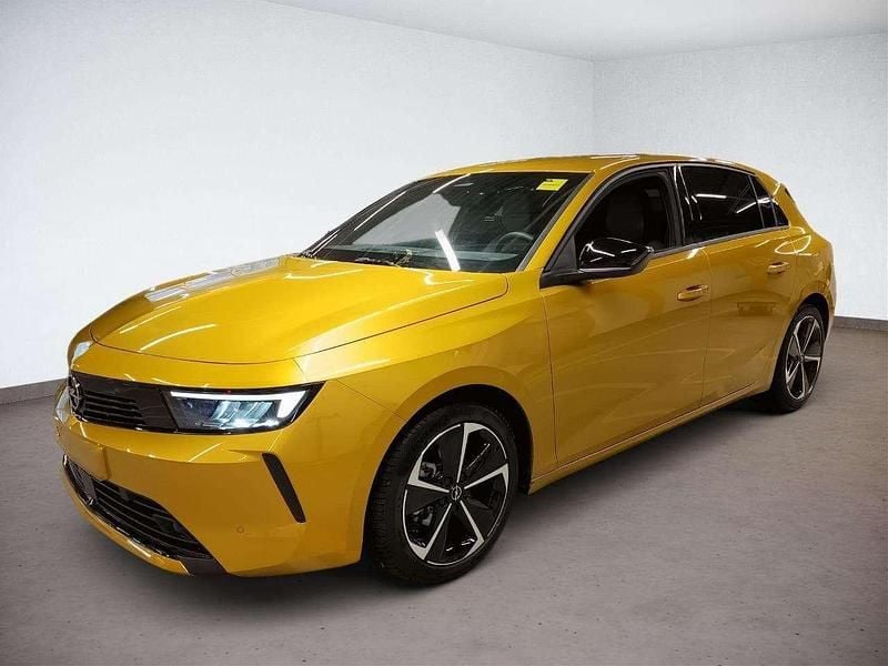 Gebraucht Opel Astra Edition 131 PS (96 kW) 2025 Lackierung amber yellow/typ au Limousine