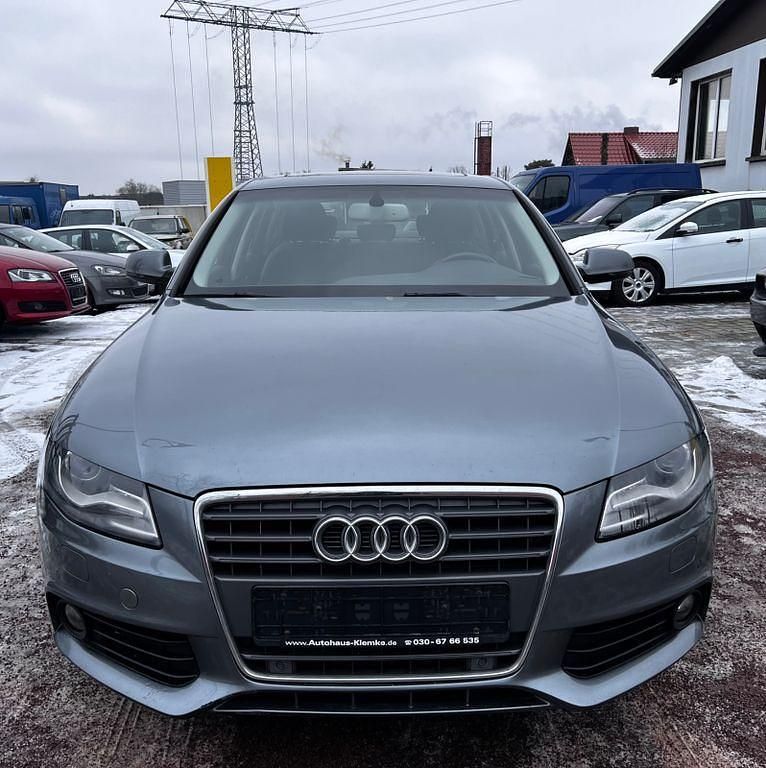 Gebraucht Audi A4 Ambiente 160 PS (117 kW) 2011 Grau Limousine