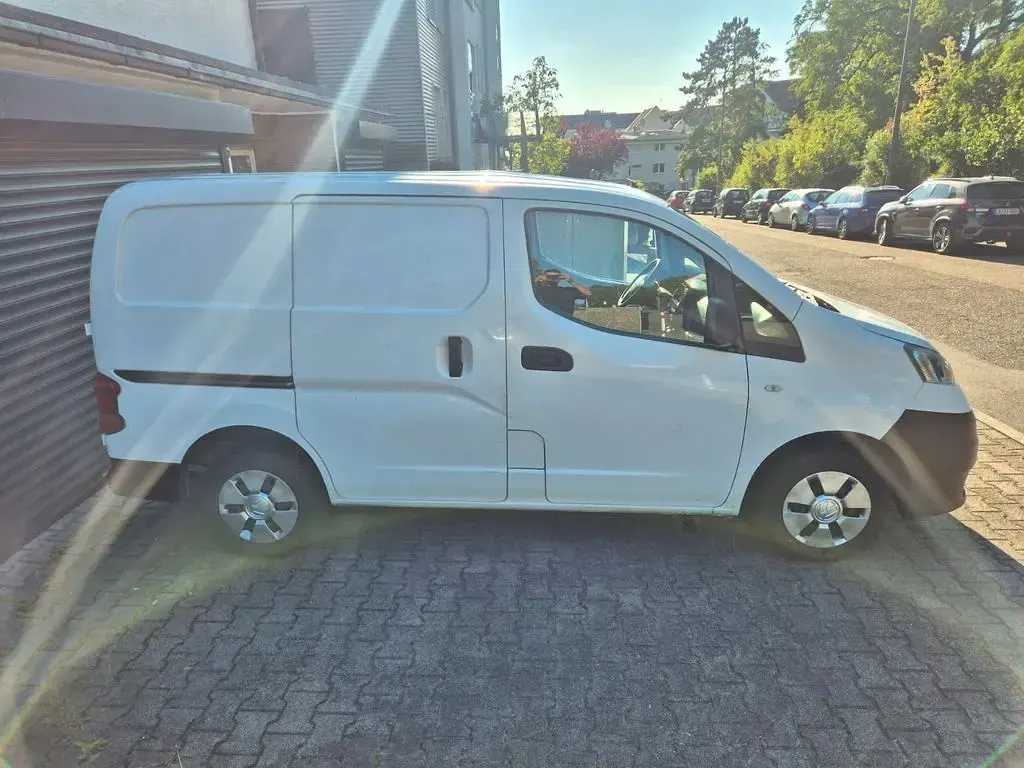Gebraucht Nissan NV200 90 PS (66 kW) 2017 Weiß Van / Kleinbus