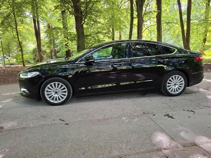 Schwarz Gebraucht 2016 Ford Fusion Limousine | 11.000 € - Bild 1/4