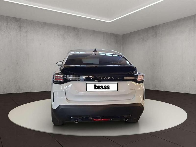 Neu Citroën C4 145 PS (106 kW) 2025 Okenit weiß metallic lackierun SUV