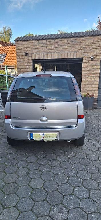 Silber Gebraucht 2007 Opel Meriva Van / Kleinbus | 2.950 € (Guter Preis) - Bild 1/4