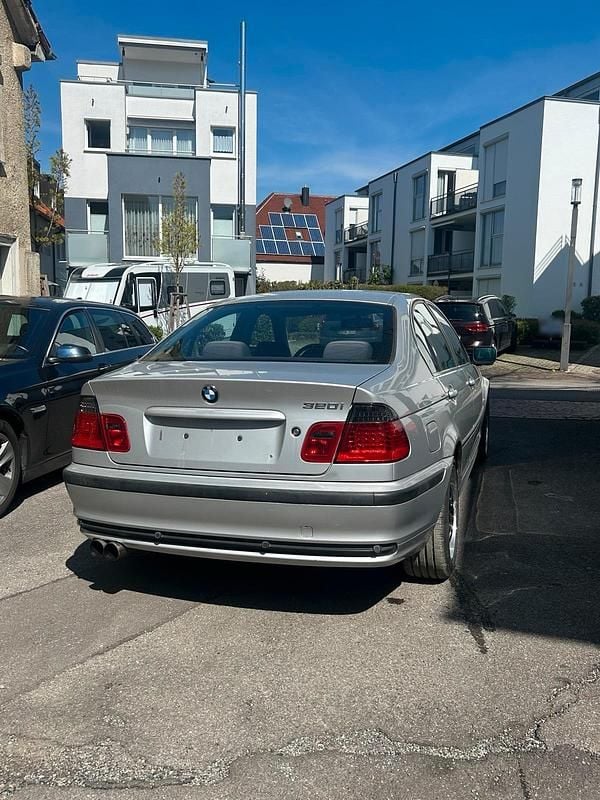 Second-hand BMW 320 170 CP (125 kW) 2001 Argintiu Berlinǎ