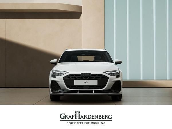 Weiß (arkonaweiss) Neu 2025 Audi A3 Sportback S-Line Kleinwagen | 41.313 € (Fairer Preis) - Bild 1/4